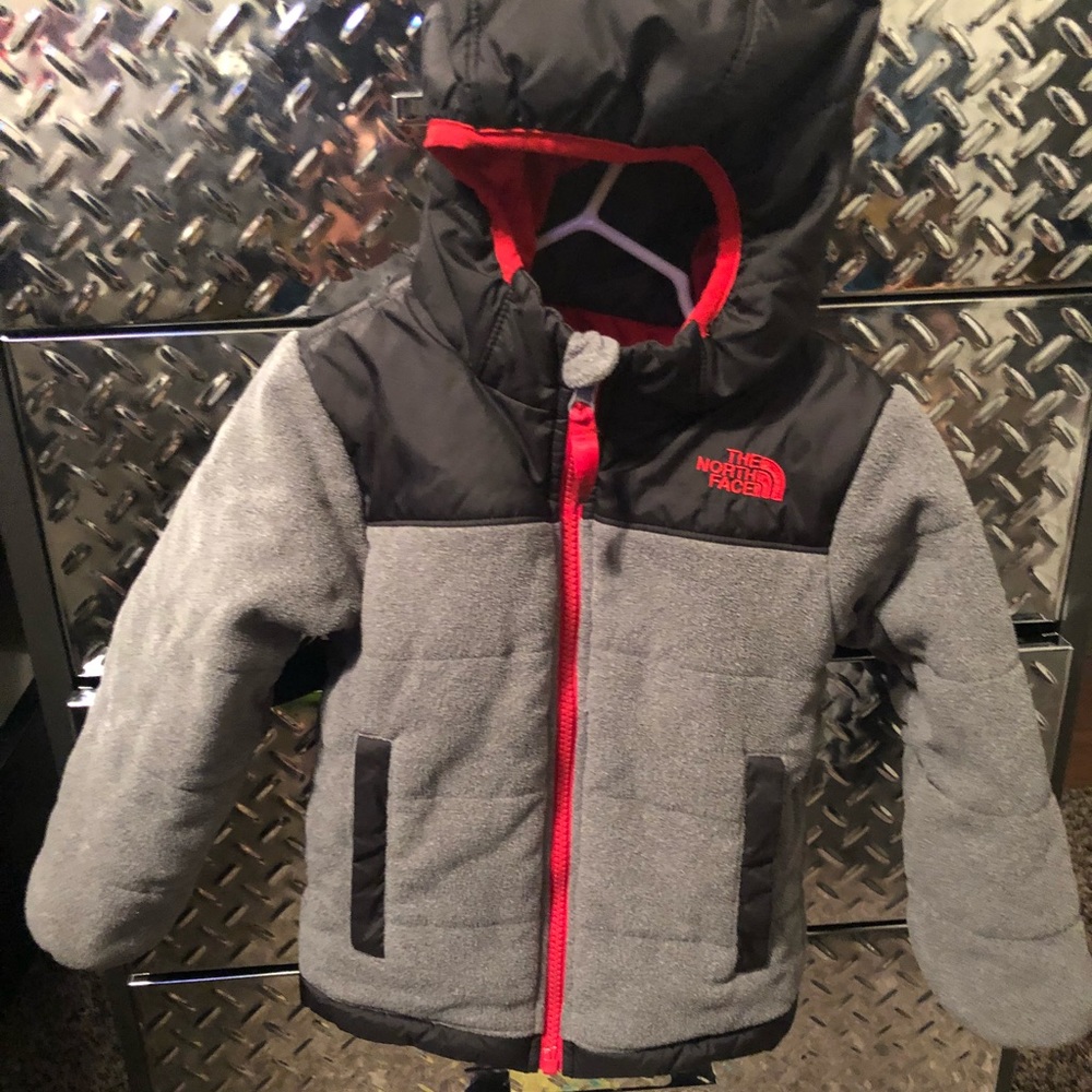 Children’s north face coat - Picture 2 of 3